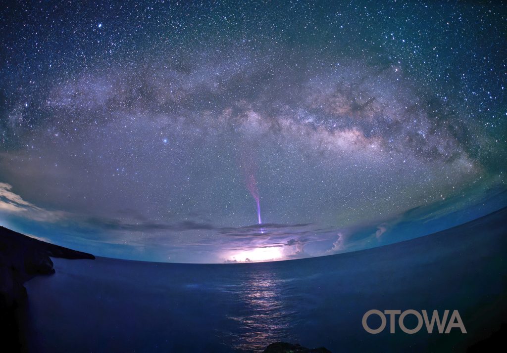 The 22th 雷写真コンテスト受賞作品 Academic Work Prize -The Milky Way seen from Japan’s southernmost cape and the gigantic get rising in the sky-